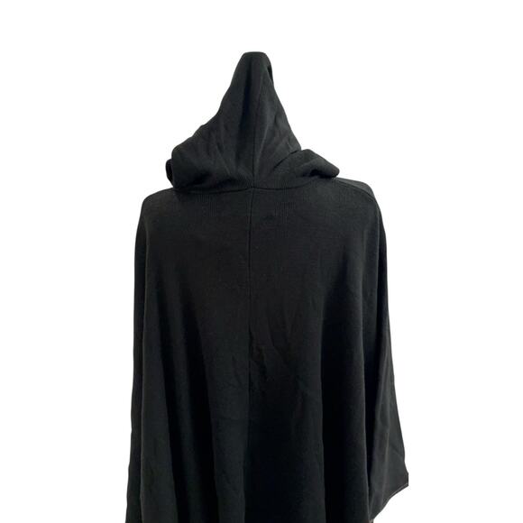 Patricia Nash Cape Poncho Vegan Leather Trim Ornate Metal Clasp Black OS NEW - Picture 11 of 13